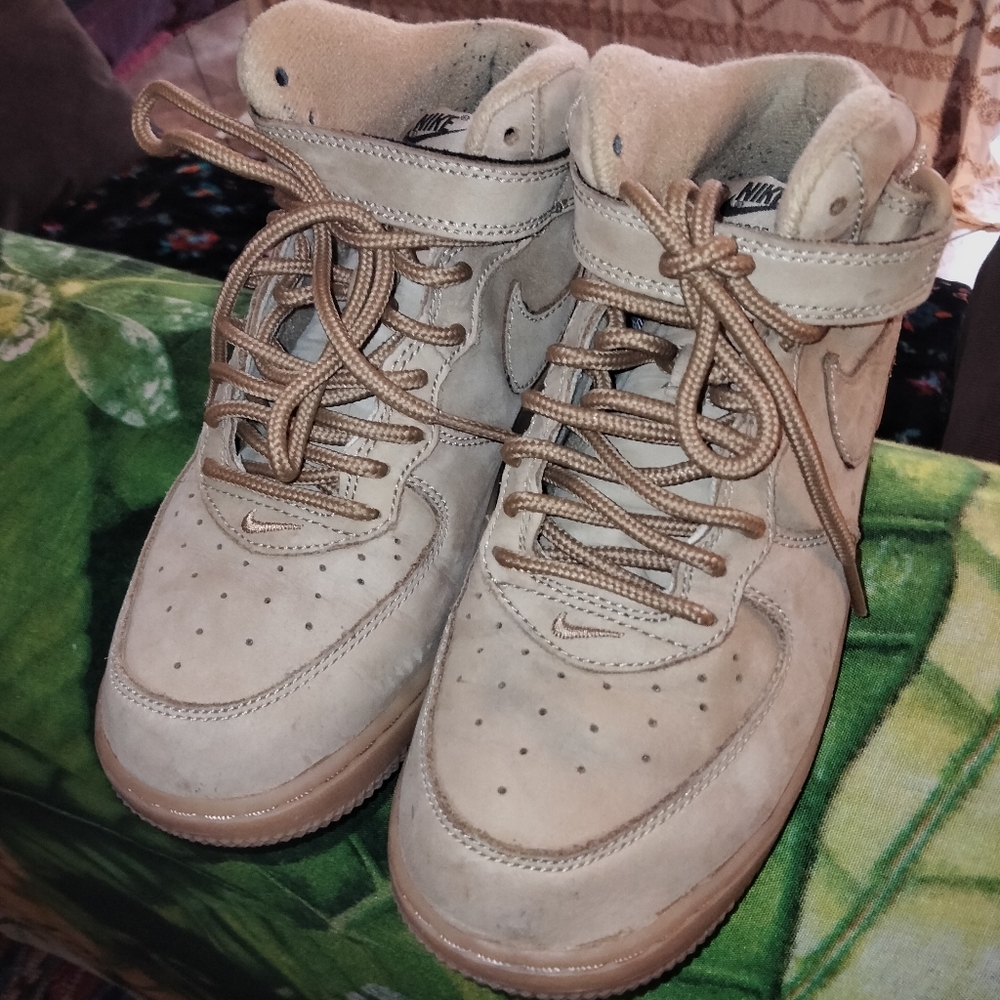 NIKE AIR FORCE 1